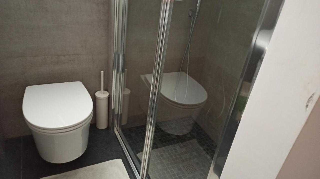 Apple Guest House บารี ภายนอก รูปภาพ